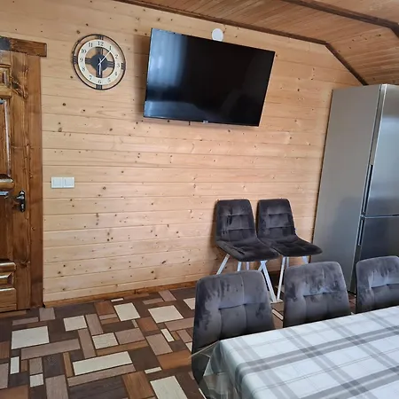 Zatyshok V Karpatah 2 شقة فوروختا